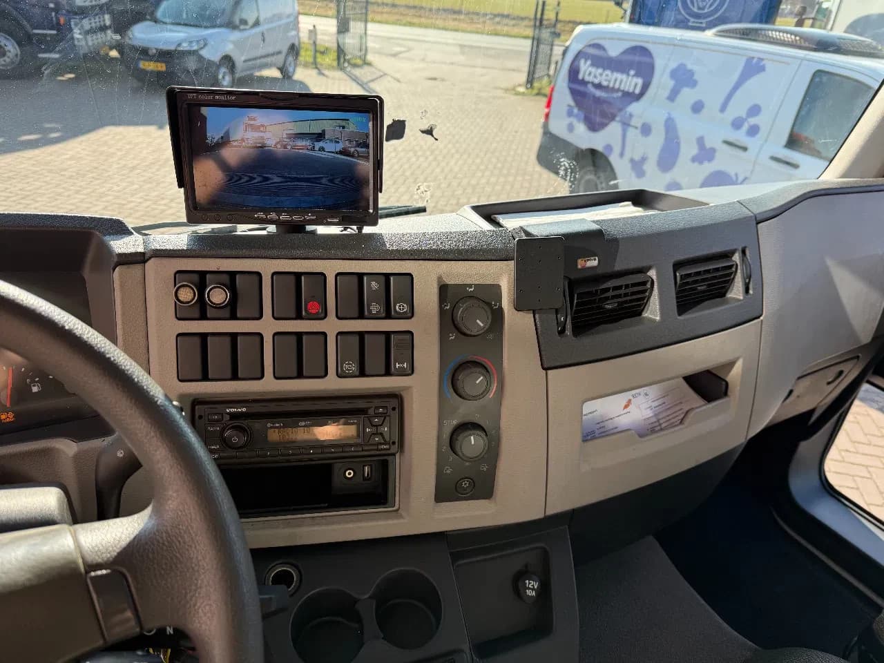Volvo FL 4X2 Bakwagen met laadklep (8.05x2.49x2.70) APK 12-2025 NL TRUCK - Image 17